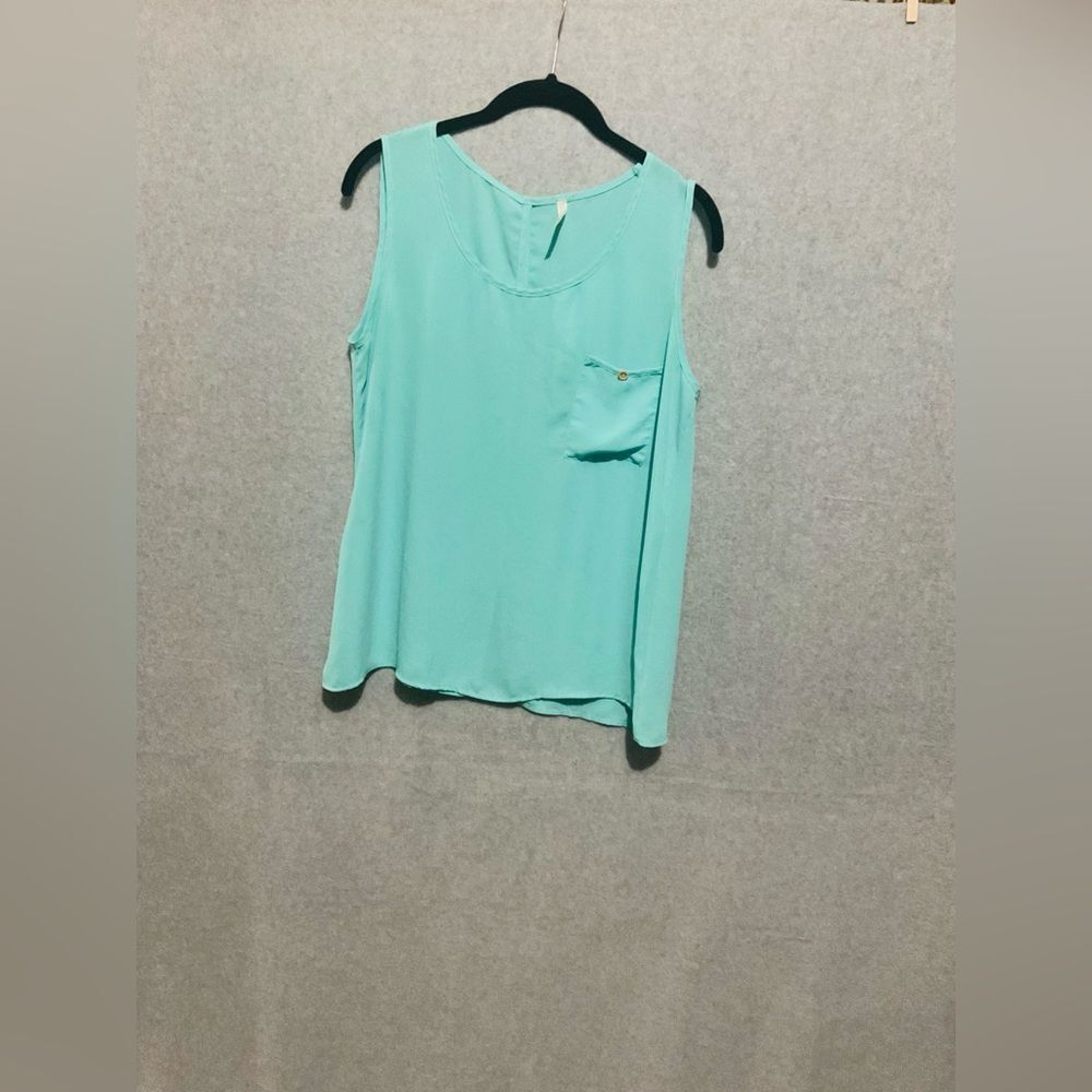 Pizzazz Aqua Blue Split Back Blouse M Faux Wood Button Detail Sleeveless Boho
